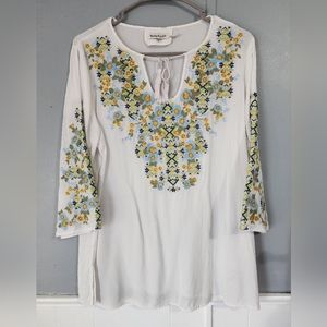Womens Paparazzi embroidery shirt size L